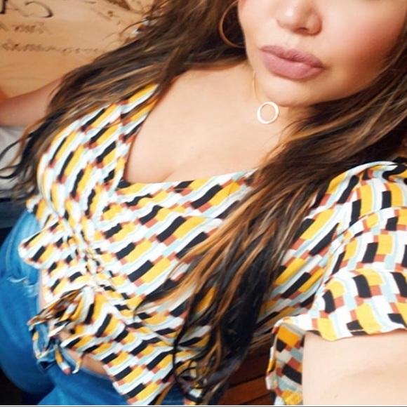 Very stylish shirt to be around - Picture 1 of 2